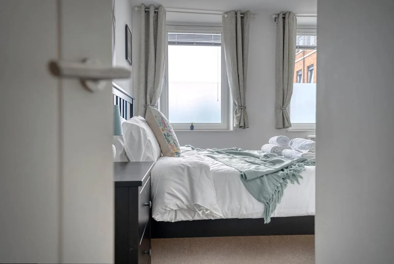 Apartment The Post House Two By Fortuna Property Gloucester